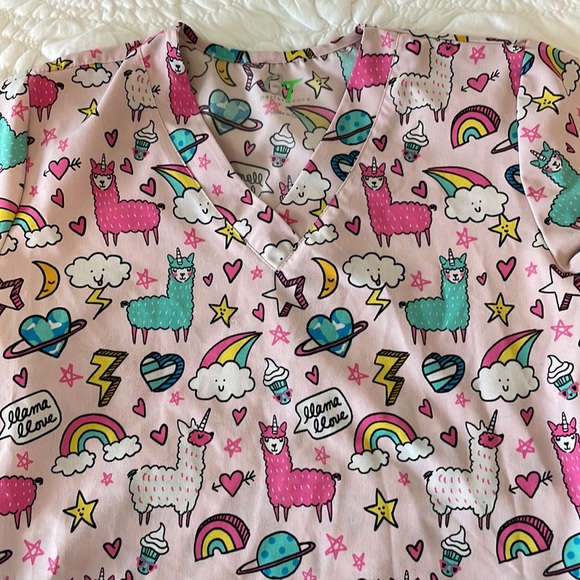 Pink llama love scrub top, size small - Picture 2 of 2